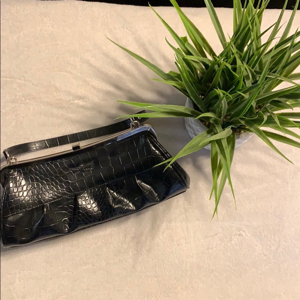Stylish Vintage black shoulder purse! GUC!